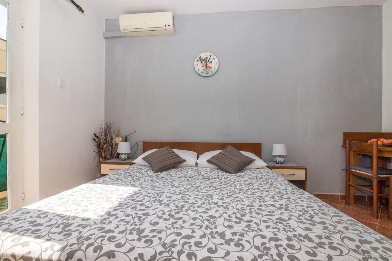 Apartments Tolj 이그라네 외부 사진