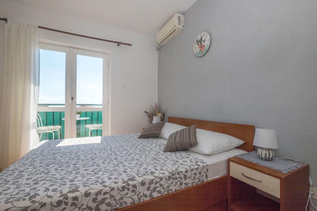 Apartments Tolj 이그라네 외부 사진